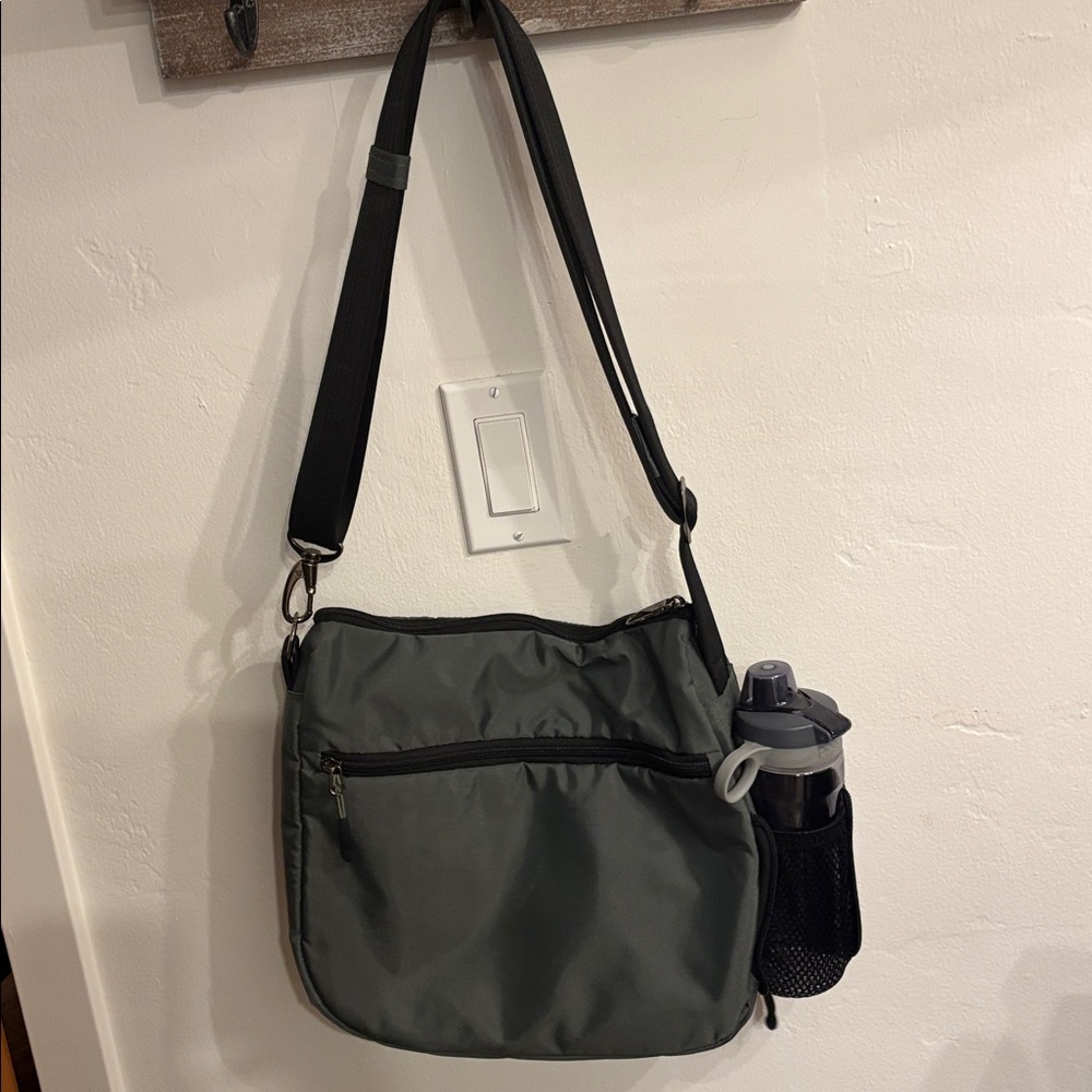 Travelon Anti Theft Active Large Crossbody Bag Charcoal - Picture 5 of 8